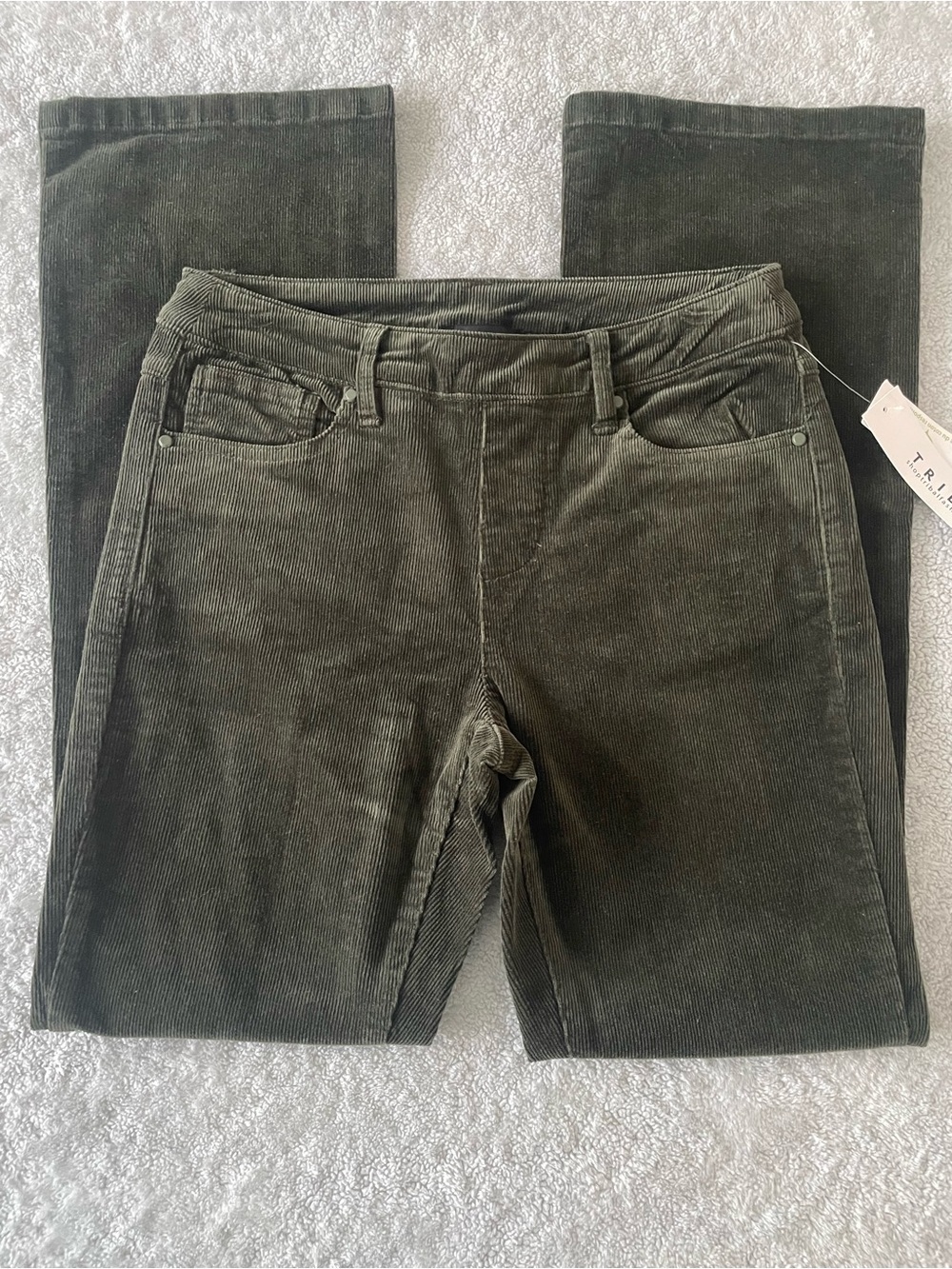 Tribal | Pull On Corduroy Bootcut Pants in Spinach | Petite Women’s Pants | NWT